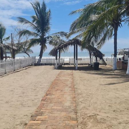 شقة Casa A Pie De Playa Isla De La Piedra ماساتلان المظهر الخارجي الصورة