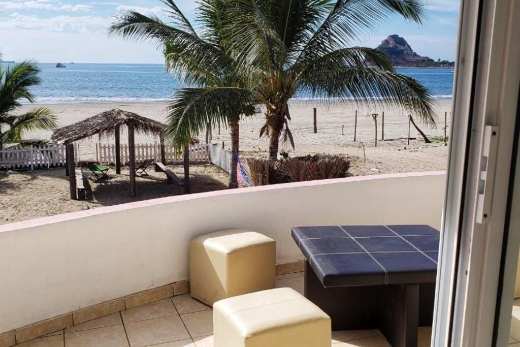 شقة Casa A Pie De Playa Isla De La Piedra ماساتلان المظهر الخارجي الصورة